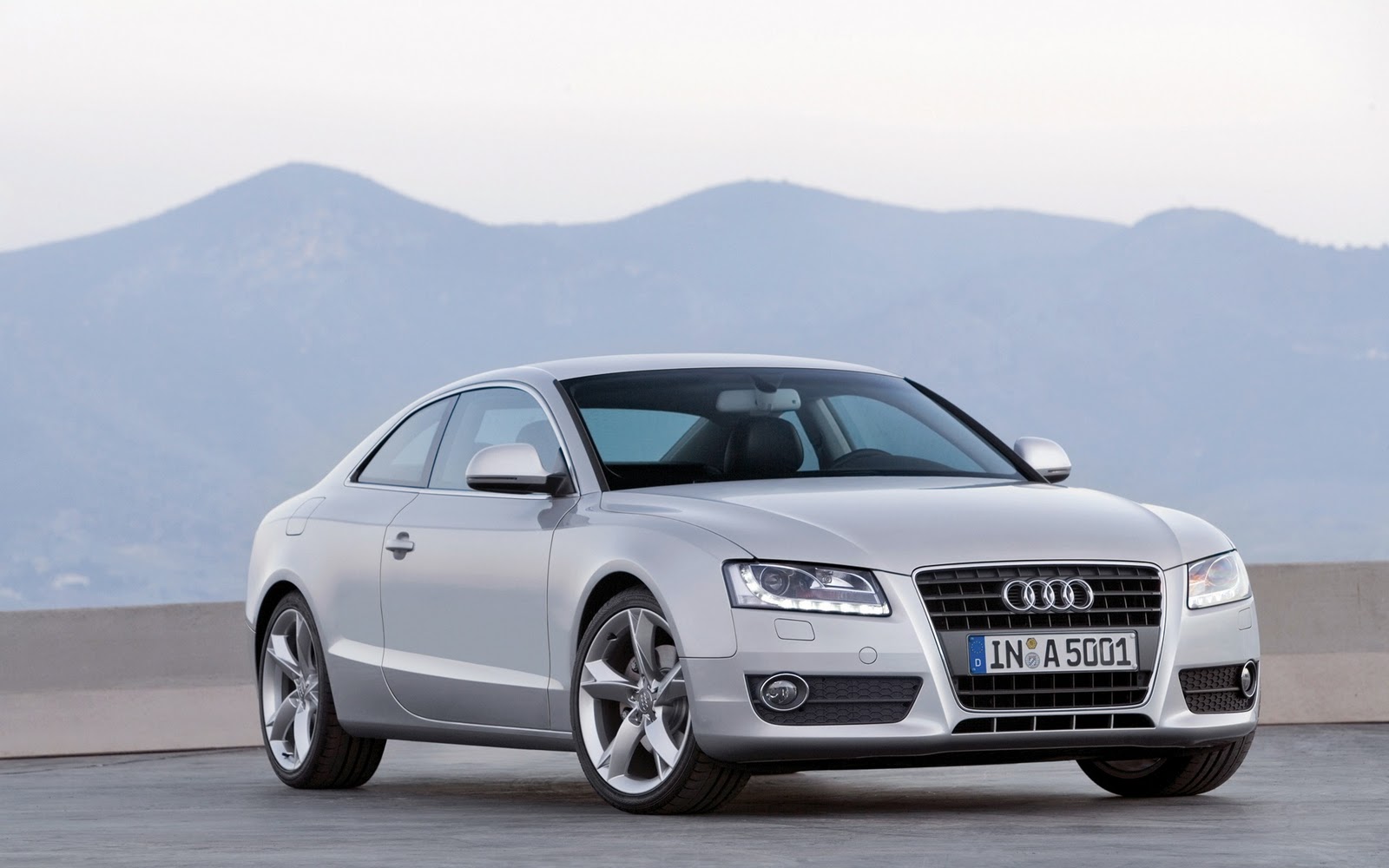 http://2.bp.blogspot.com/-r-0ifXXl1dA/TrF6gIrOiCI/AAAAAAAAAnQ/769qzL1Oyyo/s1600/audi_a5_white-wide.jpg