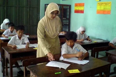 Sertifikasi guru adalah salah satu upaya untuk meningkatkan profesionalisme guru