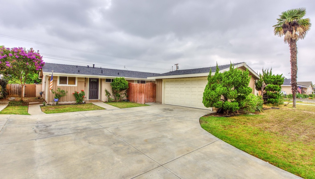 The Krisel Connection 1955 East Whittier Palmer & Krisel For Sale