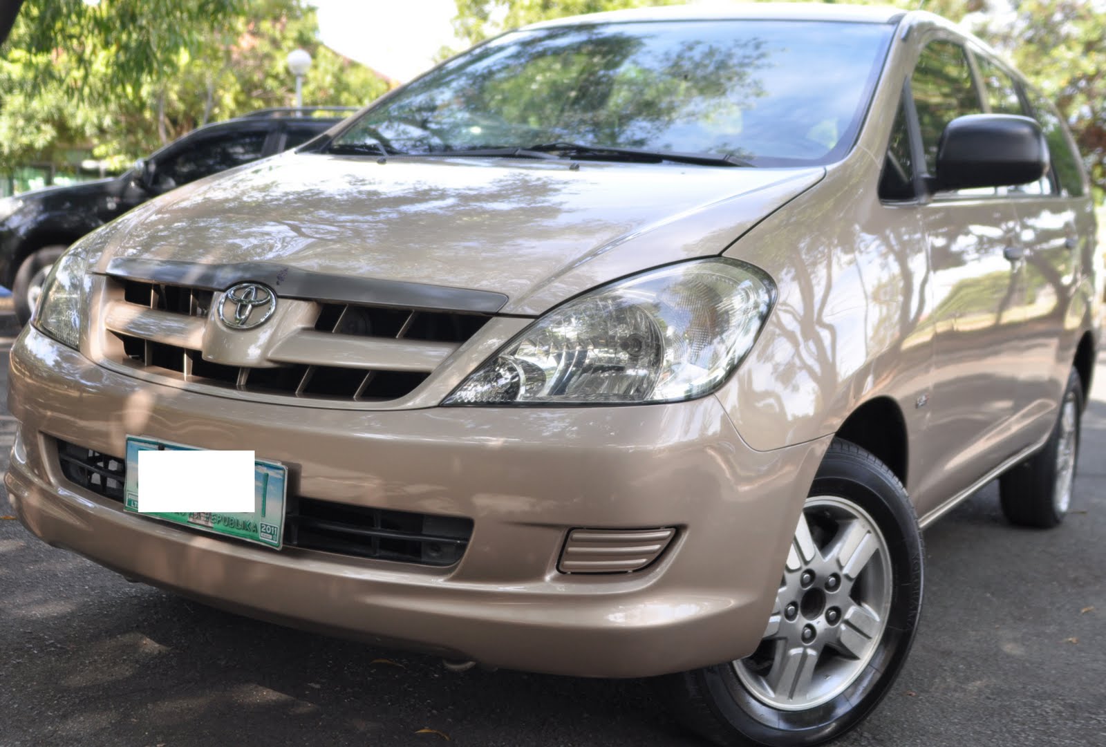AUTOLUX 2007 TOYOTA INNOVA E