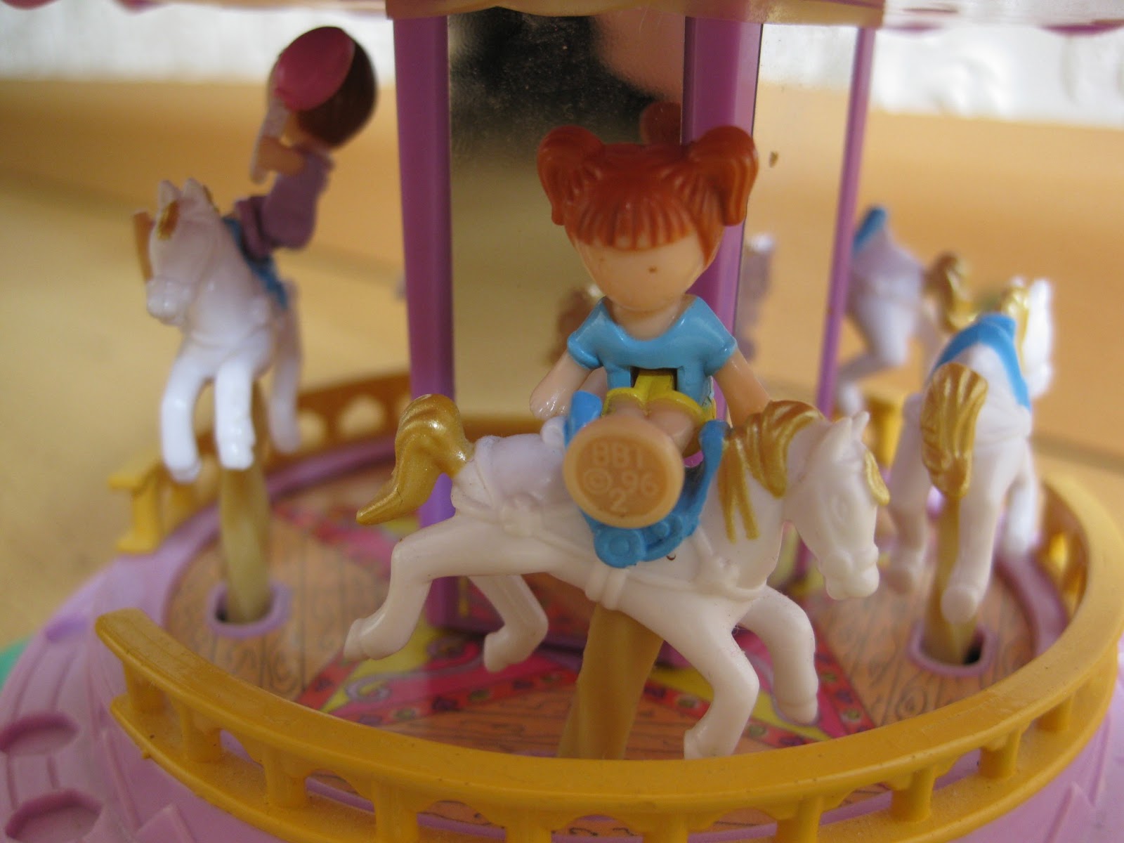 polly pocket merry go round