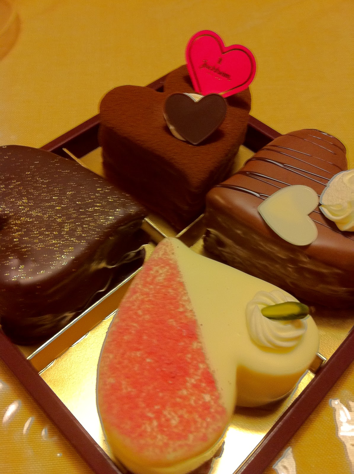 Iwagon の ゆるい生活 ユーハイム の バレンタインチョコレートケーキ Juchheim