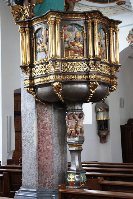 The perfect pulpit for "dismantling" fools