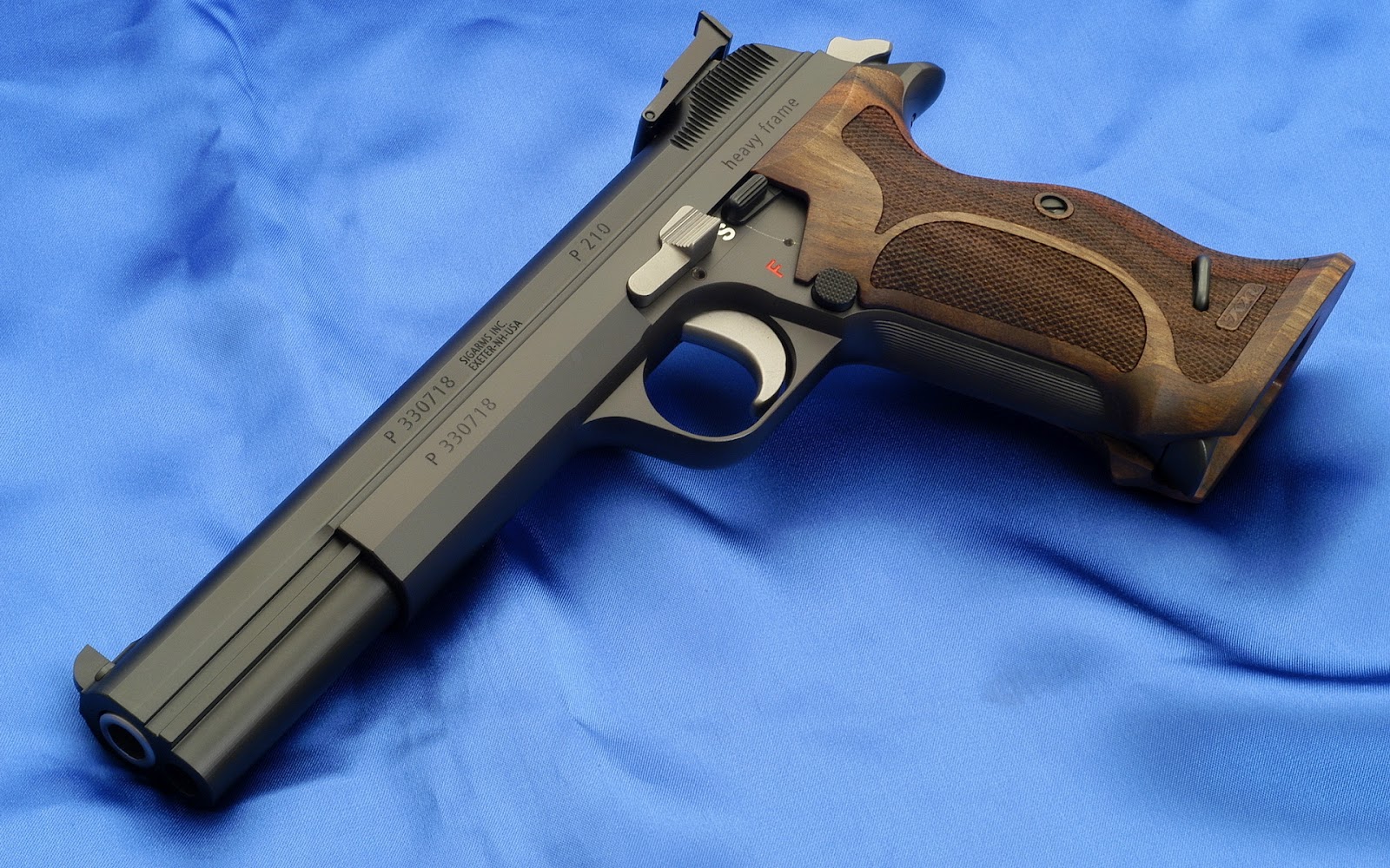 http://2.bp.blogspot.com/-r6kmTbb11Bw/T0yIBKlqOKI/AAAAAAAAVgM/HbwJNqWwiQQ/s1600/Armas-Pistolas_07_sig-p210.jpg