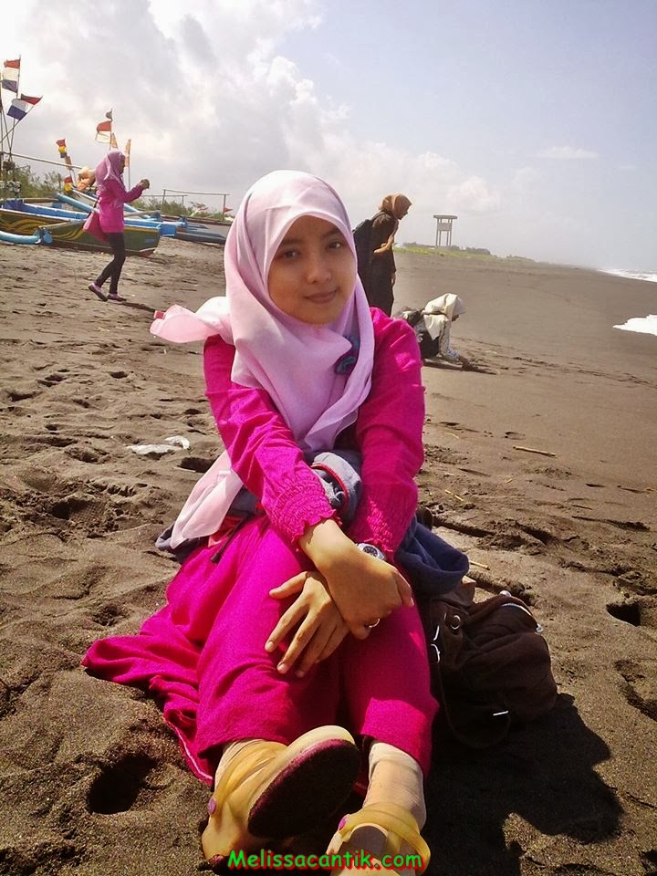 Foto Pesona Cewek Madura Cantik dengan Jilbab Foto Pesona Cewek Madura Cantik dengan Jilbab