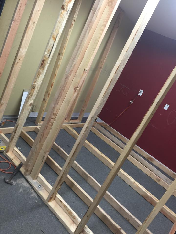 One Thrifty Chick DIY Dressing Rooms { Budget Designs }