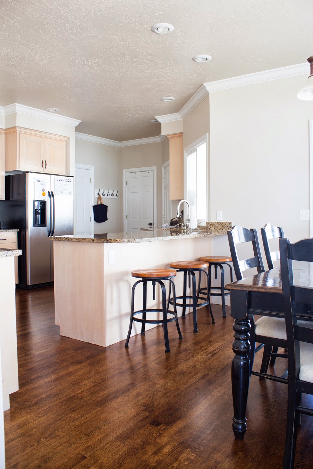 do it yourself divas: DIY: How to Refinish Harwood Floors