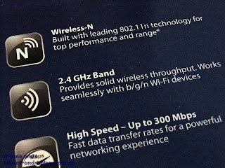 Router Wi-Fi specifications written outside the box.