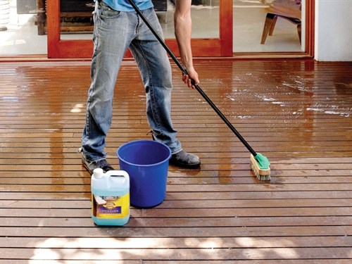 Apply Deck cleaner