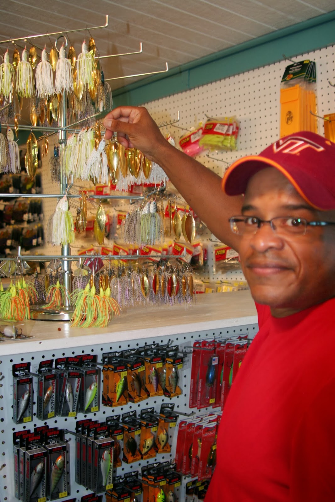 Fish Tales Store & Stories Anna Point Marina