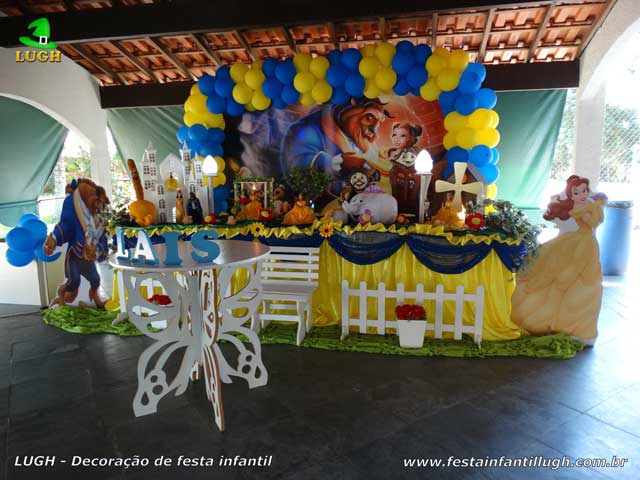 Decoração tema A Bela e a Fera, mesa luxo de tecido