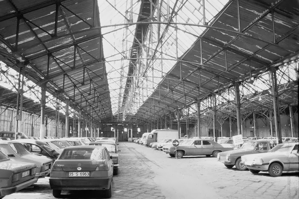 depresif ayunun izmirinden eyfel kulesi nden konak pier e