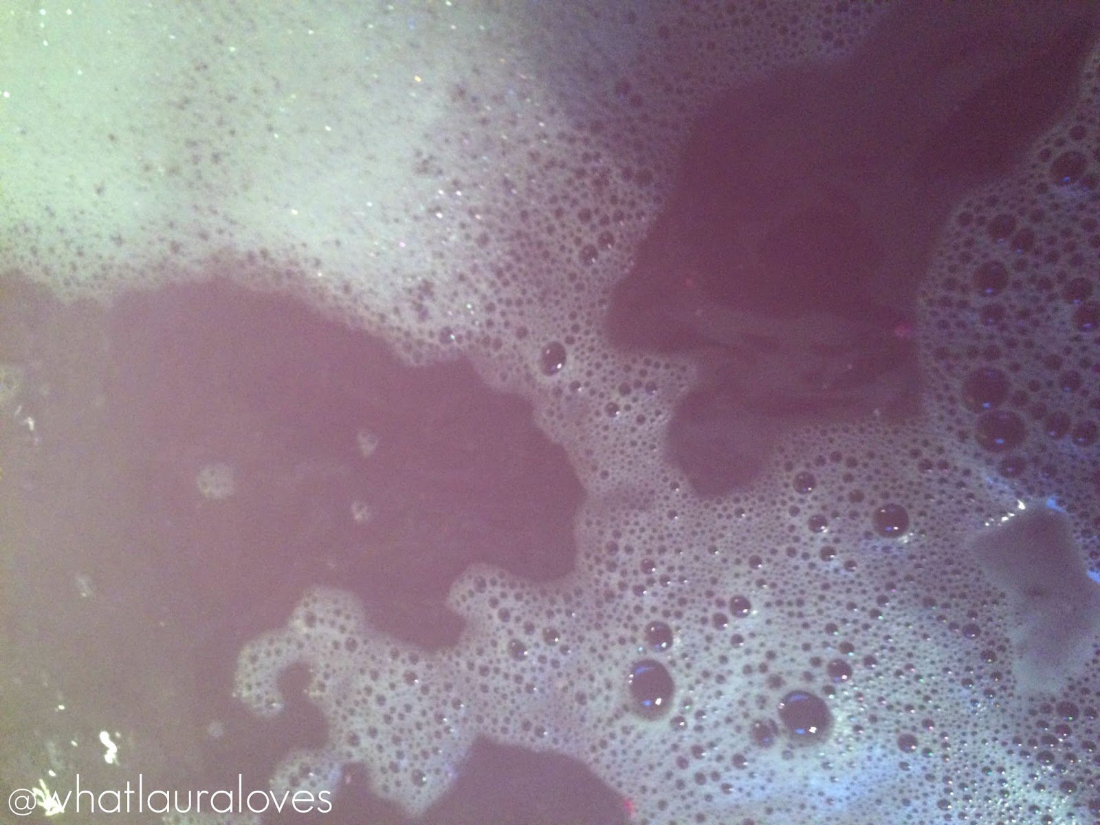 The Comforter Bubble Bar From Lush Review Whatlauraloves