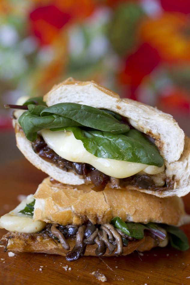 Eliane Sampaio Interiores BURACO QUENTE DE SHIMEJI COM GRUYÉRE E ESPINAFRE