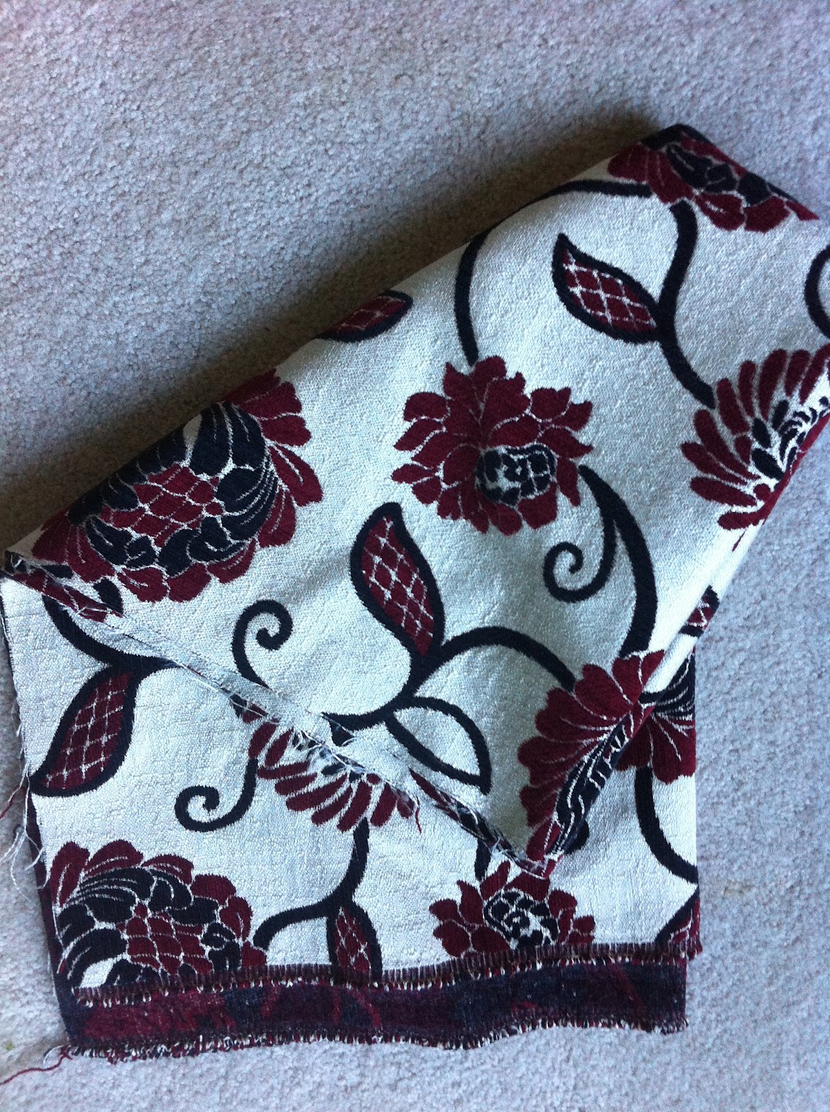 Fashioned4You Fabric Wall Hanging Tutorial