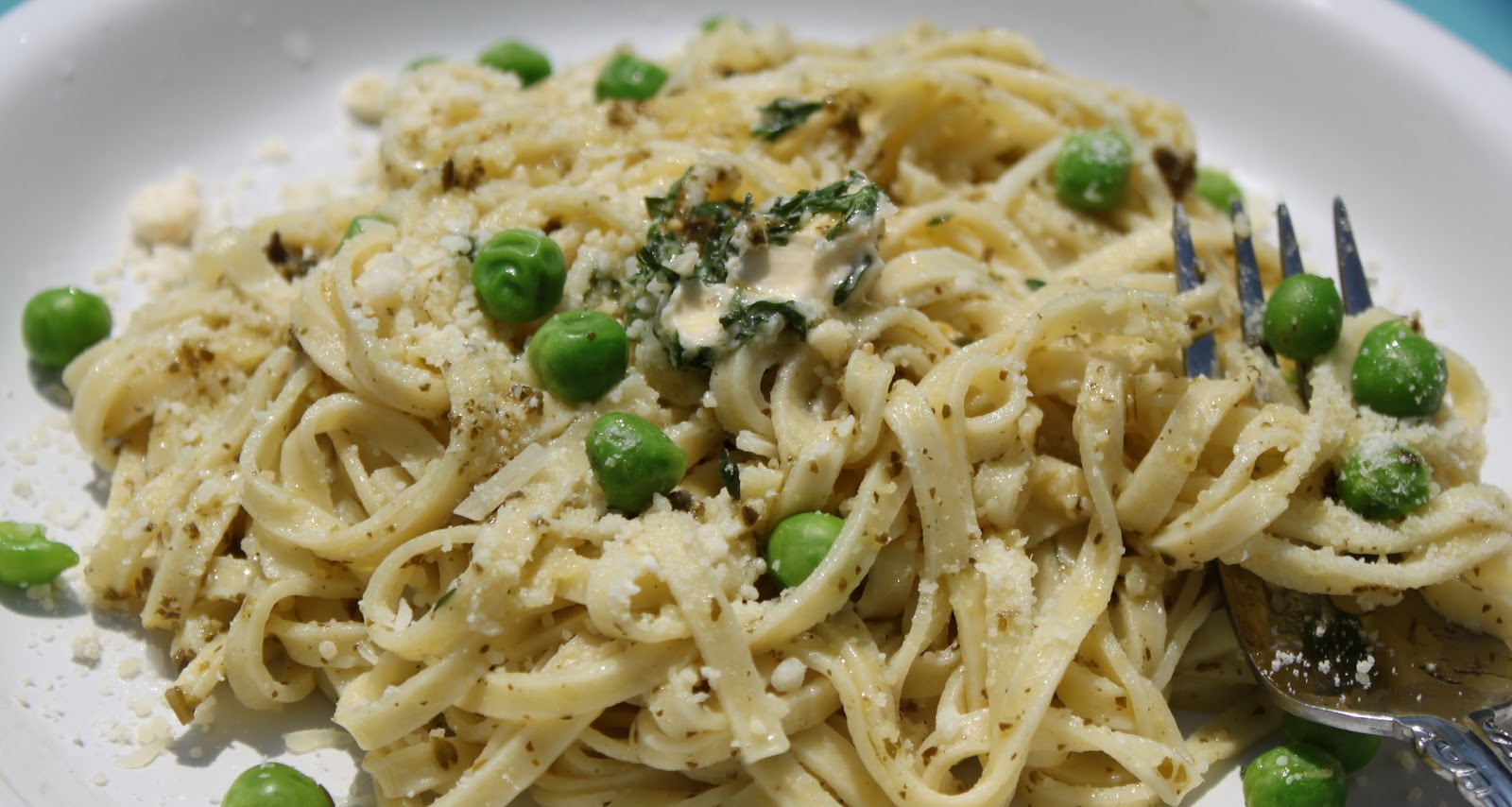 Tagliatelle, Peas and Prosciutto Pasta What's Cookin' Italian Style