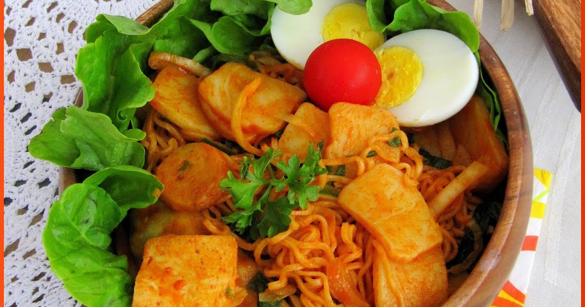 Rabokki Korean Rice Cakes with Ramen Noodles Cooking Gallery