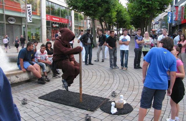 Levitando en la calle