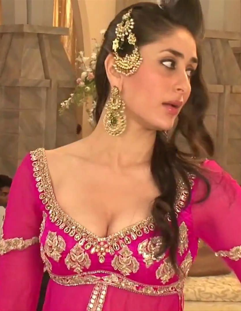 kareena mujra photo