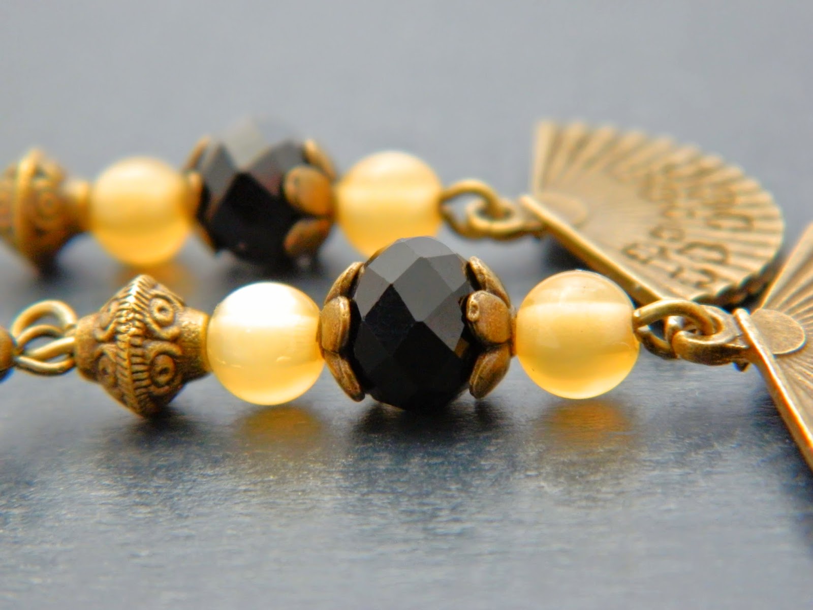Bijoux de créateur aux styles rétro, vintage, zen...: boucles d ...