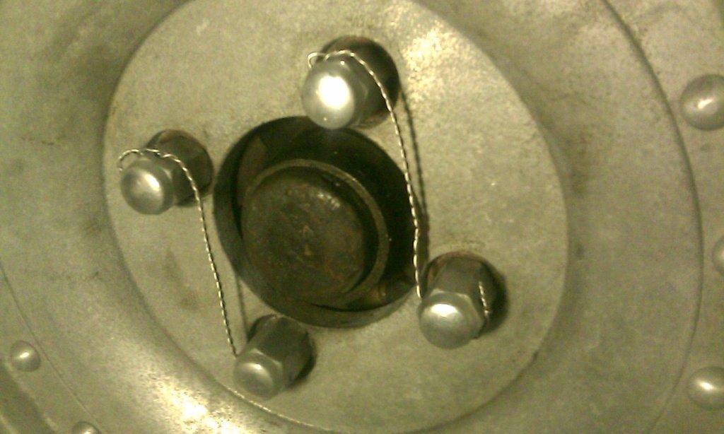 ELI5 Why do semi trucks in the United States have front wheels where