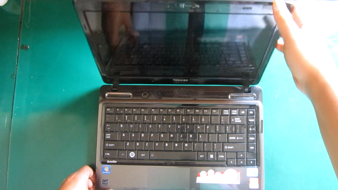 Mengganti Keyboard Toshiba Satellite L630 L635 Service Laptop Jogja