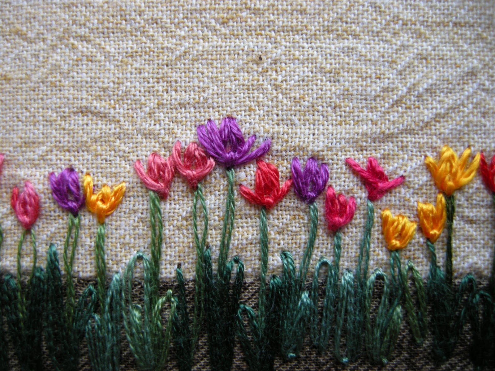 Queenie's Needlework TAST 68 Slipped Detached Chain Stitch