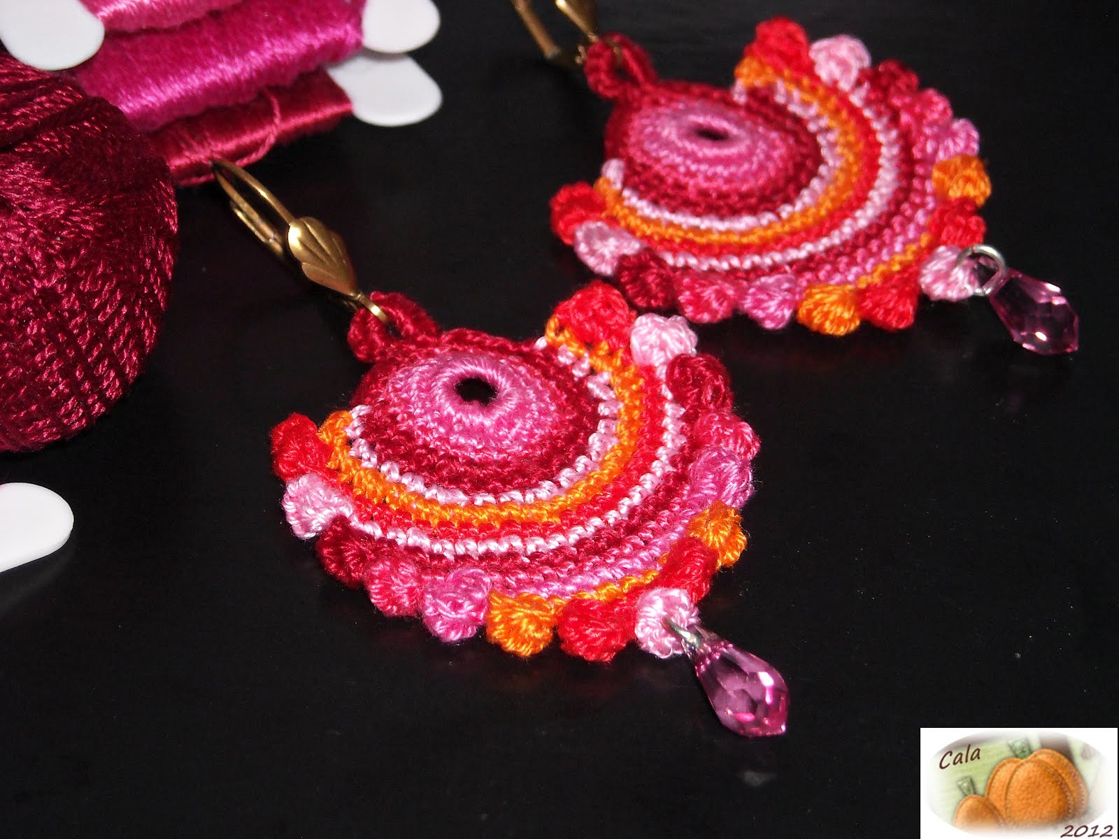 Manitas de Calabacina Crochet earrings red fruits