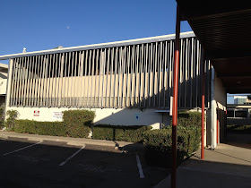 Neutra's Mariners Medical Arts Building