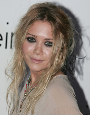 MARY KATE OLSEN Ohh Look what the cat dragged in 