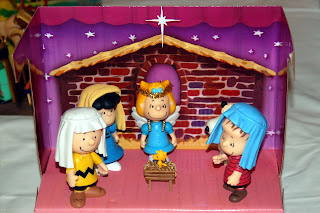 Snoopy theme manger scene photo Seasonalpics Snoopy theme manger scene photo
