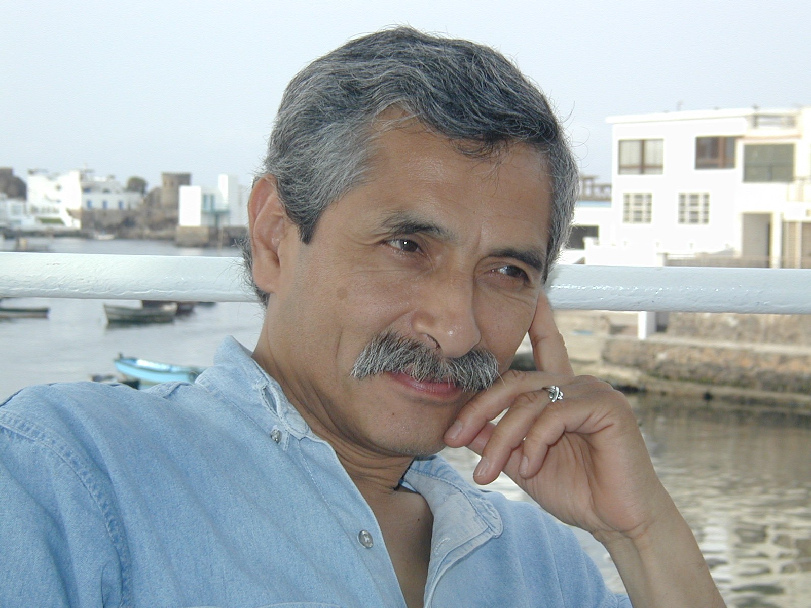 GILBERTO LEÓN RUIZ