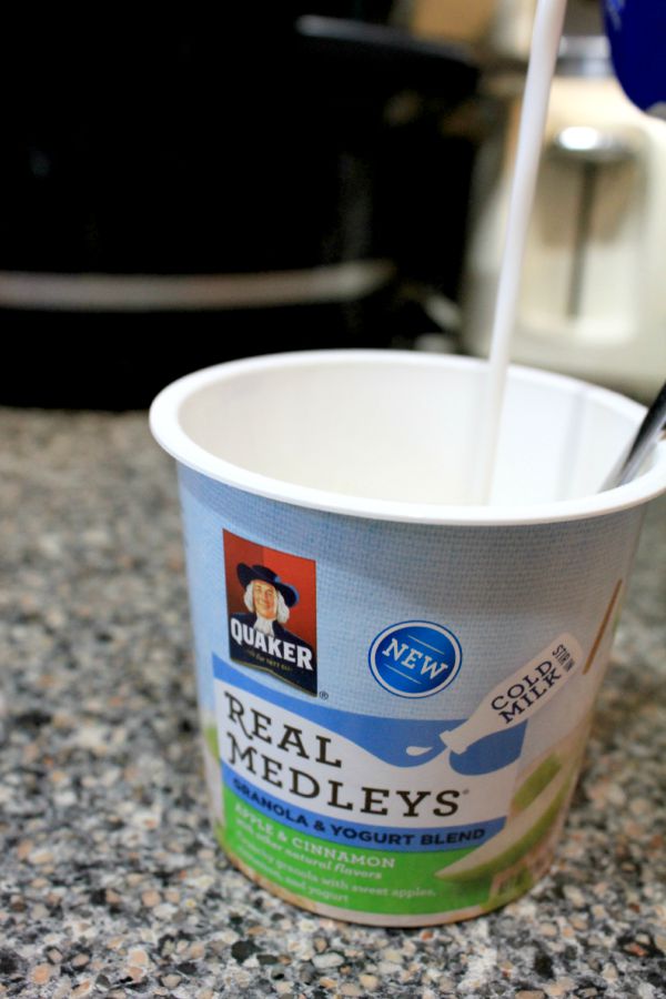 NEW Quaker® Real Medleys® Yogurt Cups available at Walmart! #QuakerRealMedleys #ad