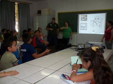 Aula de LIBRAS para as séries iniciais.