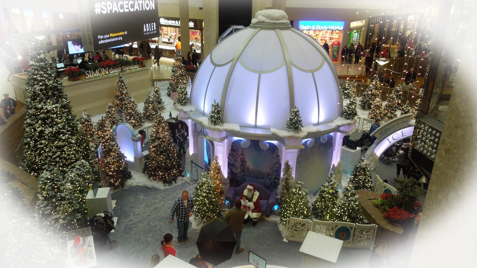 Just me, trying to make it through life It's Christmas at the Mall