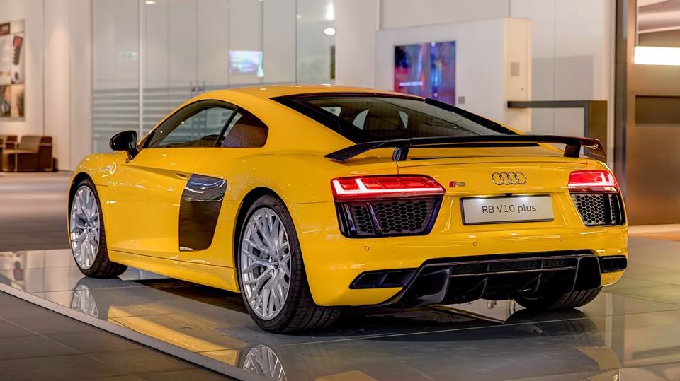 Audi R V Plus Vs Mercedes Amg Gts Audi R V Plus Vs Mercedes Amg Gts