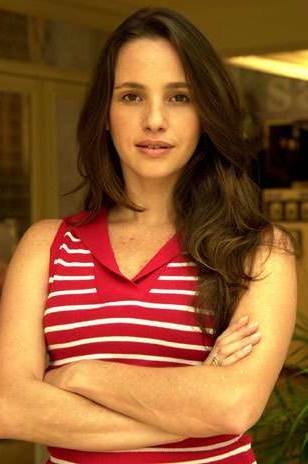 Iris Bustamante Net Worth