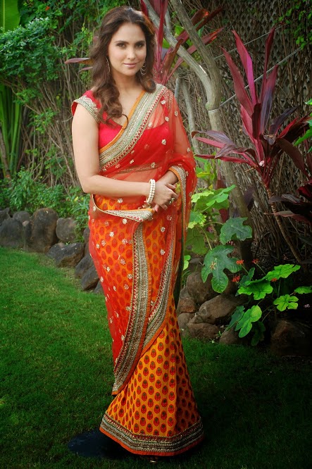 lara dutta in transparent saree photos actress rare transparent labels