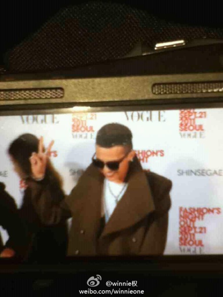 pics - [Videos/Pics] G-Dragon y Taeyang en el Vogue Fashion's Night Out en Seúl   Gdragon+4+Vogue+fashion+night+out+seoul+BIGBANGUPDATES