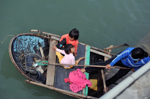 Du lịch Việt Nam:Mài Dao Cả Năm Chờ Được Chém Nha+tau+chem+thuyen+truong