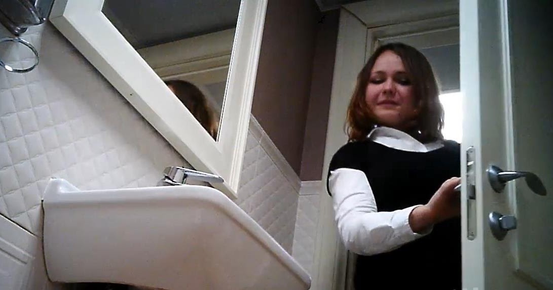 Женский туалет скрытой камерой