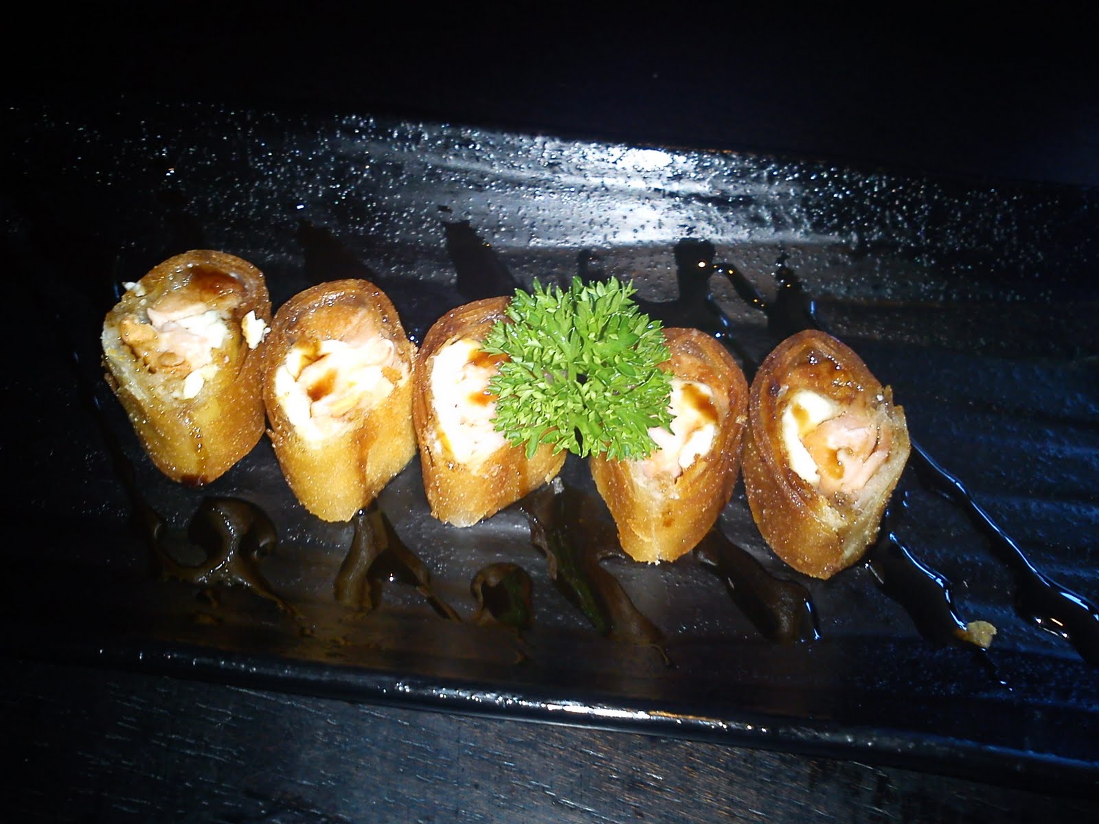 Terraço A Sushi - Delicioso Hot Roll Salmão, ou os doces de Banana