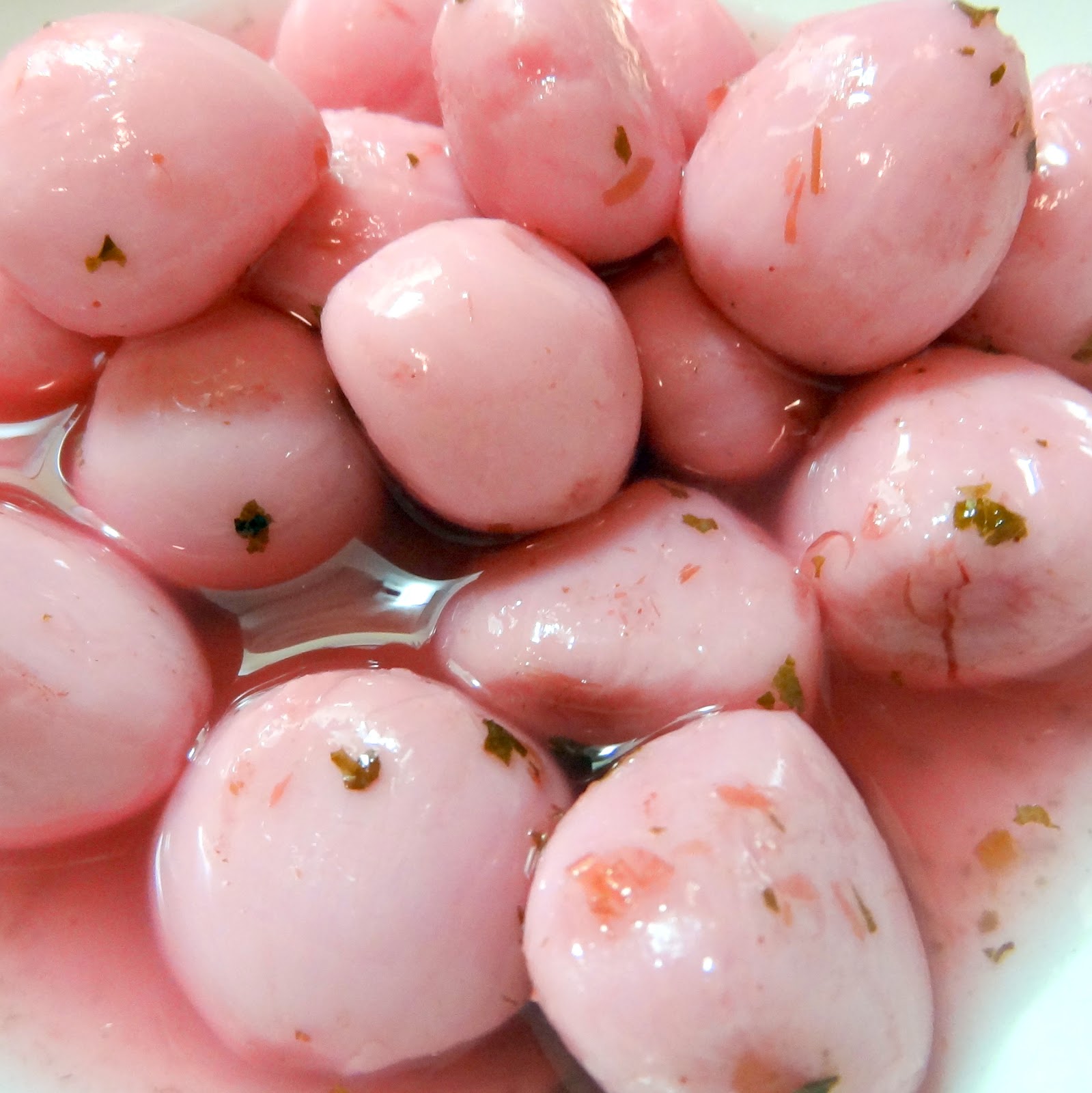 Miss Mochi’s Adventures: Shiso Katsuo Ninniku: Pink Pickled Garlic!