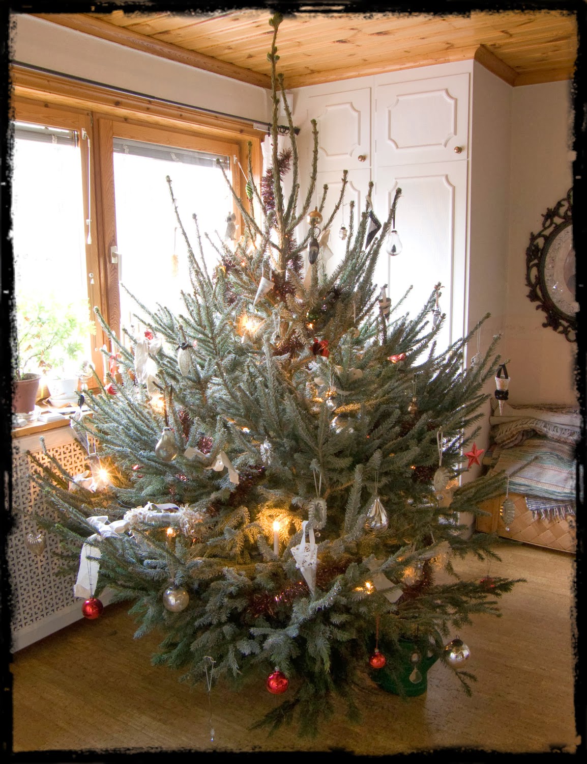 Linnea Pa Landet This Years Christmas Tree In Victorian