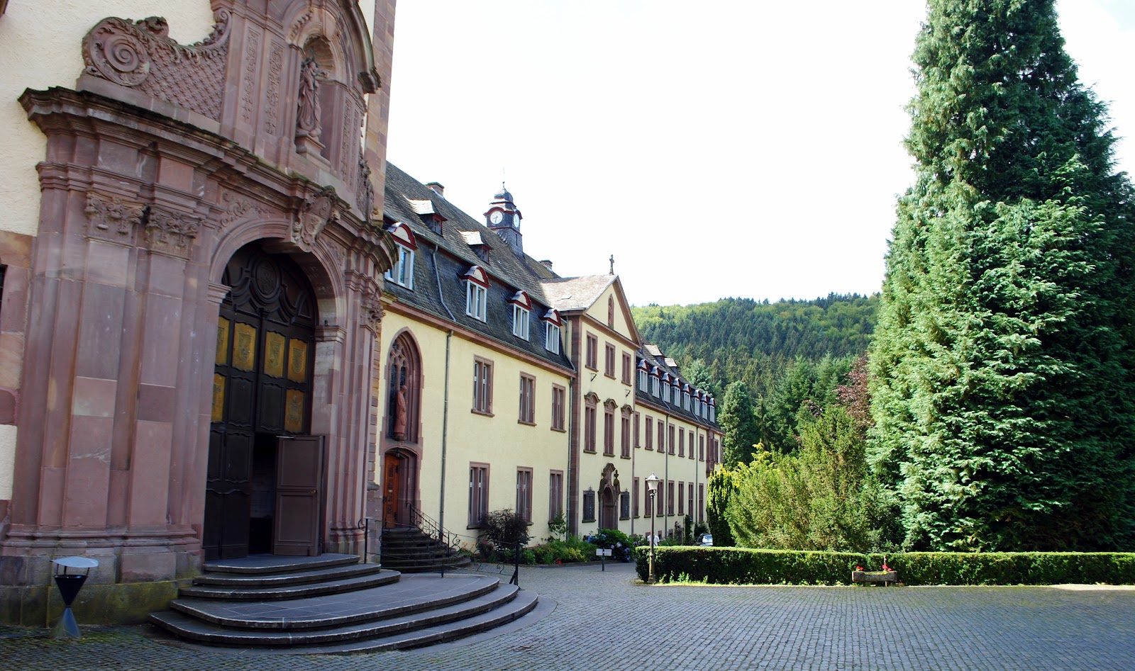 Bereitgestellt von www.adventuresofalexandemily.com