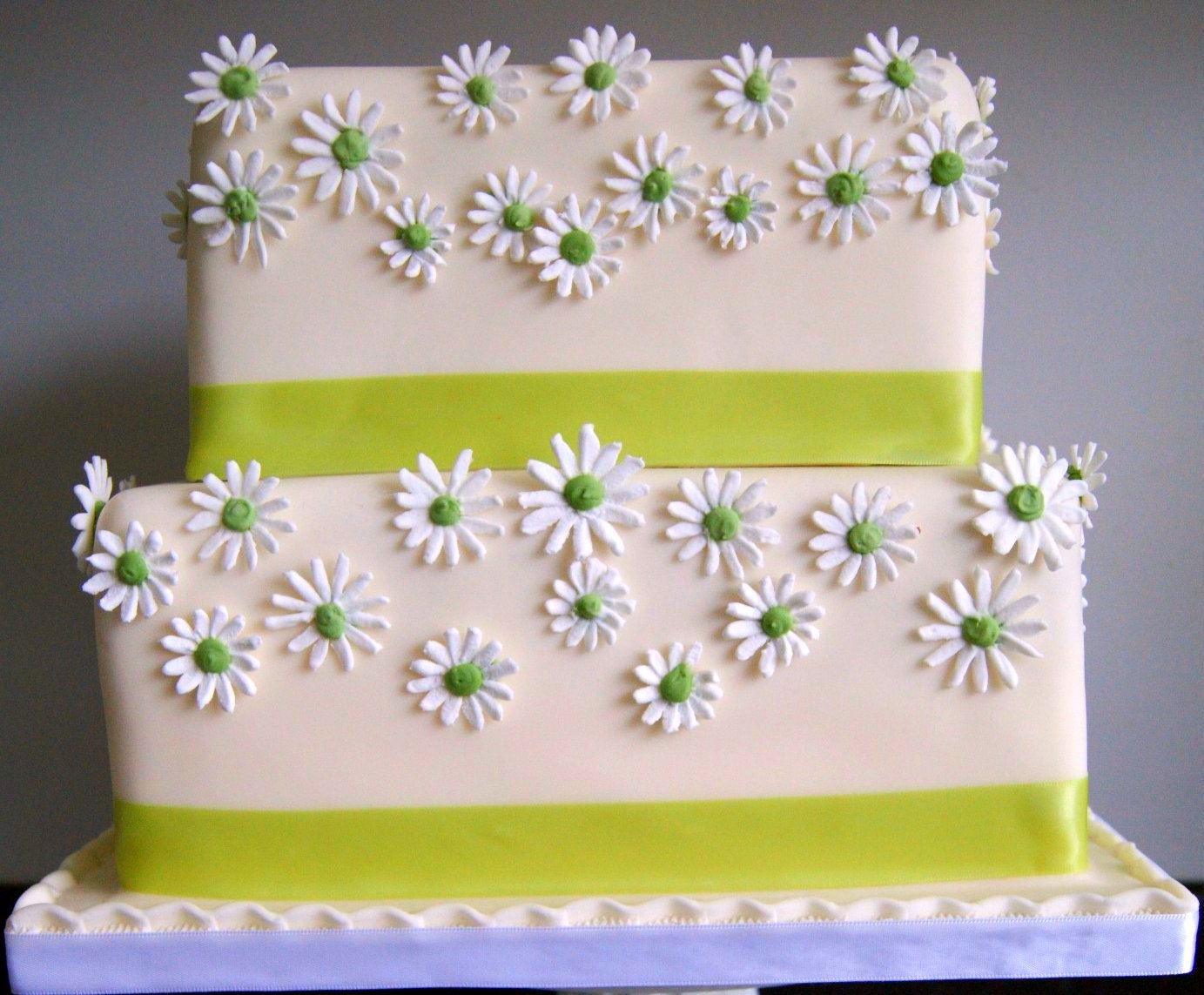 Daisy Wedding Cakes