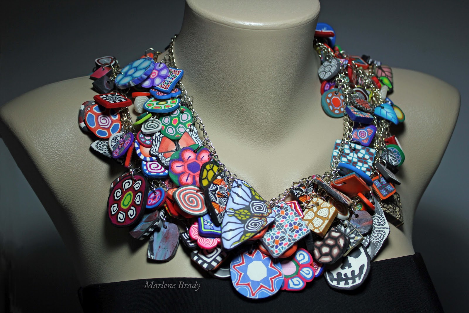 Marlene Brady Protective Garland in Polymer