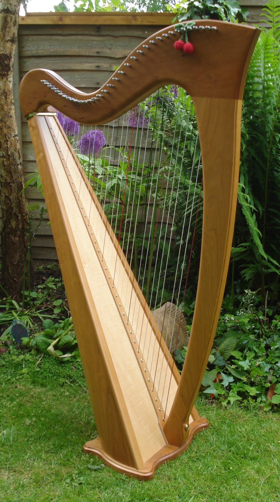 ccraftcorner Harp in the Garden!