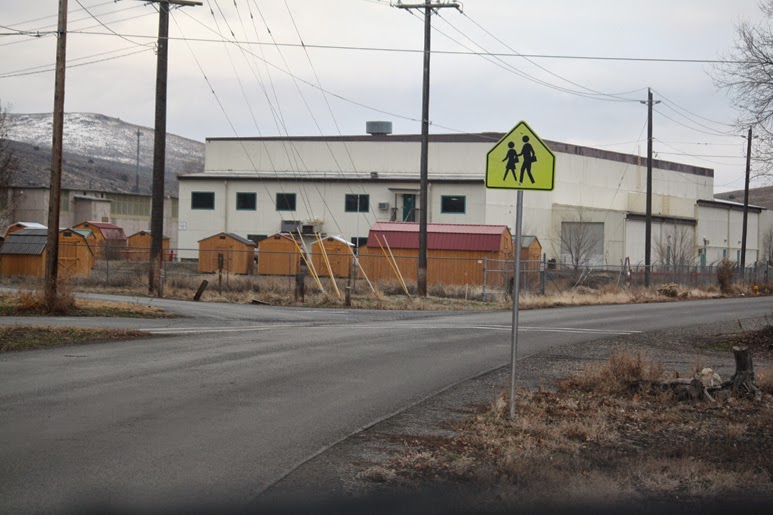 TheyNeverGrowUpNursery Dolly play house IN PROGRESS!