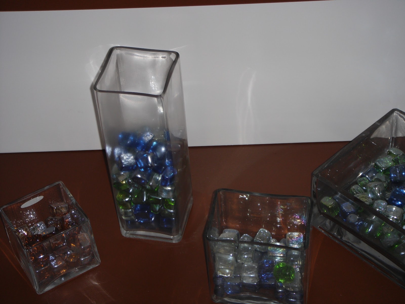 Ideaa tienda: jarrones,candelabros,bolas decorativas....